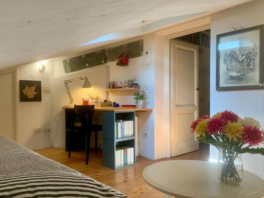 Casa Nel Verde Con Giardino E Posto Auto Сasa de vacaciones *
